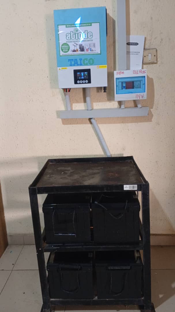 3.6KVA Hybrid Inverter 400Ah Lithium